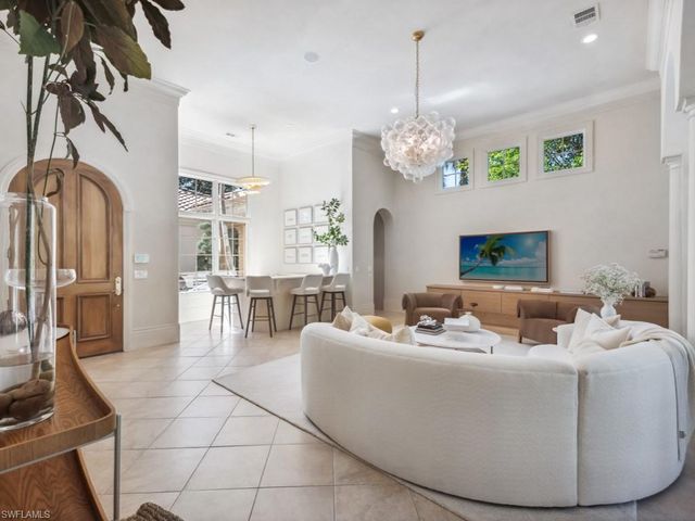 15627 Villoresi WAY, Naples, FL 34110