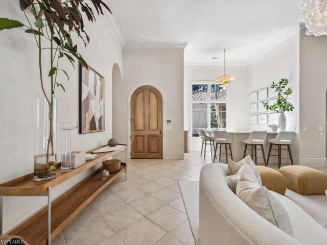 15627 Villoresi WAY, Naples, FL 34110
