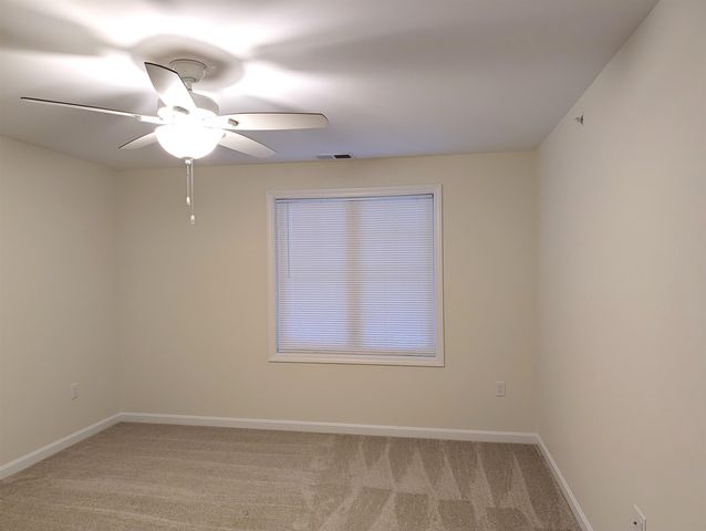 264 Woodview Way, Manchester, NH 03102