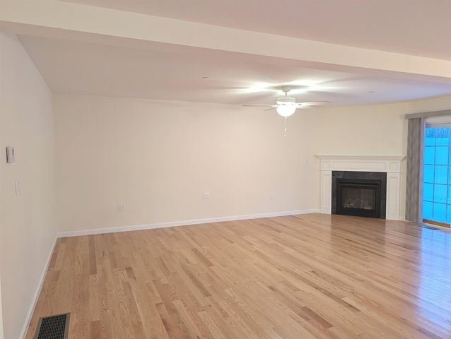 264 Woodview Way, Manchester, NH 03102