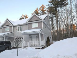 264 Woodview Way, Manchester, NH 03102