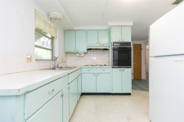 5810 BAKER ROAD, New Port Richey, FL 34653