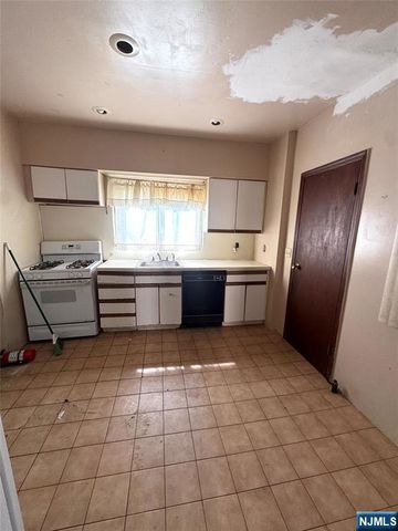 268 Washington Place, Englewood, NJ 07631
