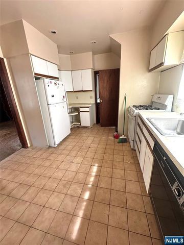 268 Washington Place, Englewood, NJ 07631