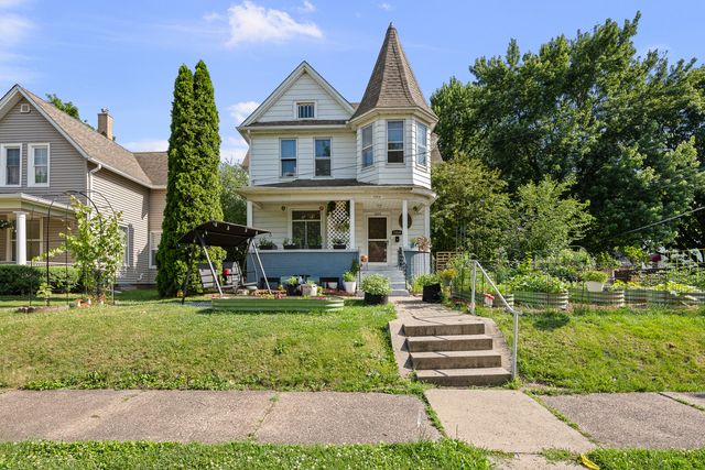 1004 13th Avenue, Moline, IL 61265