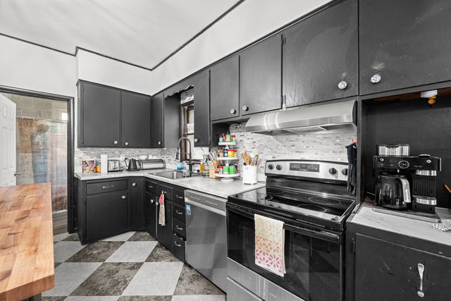 1004 13th Avenue, Moline, IL 61265