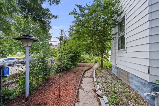 1004 13th Avenue, Moline, IL 61265