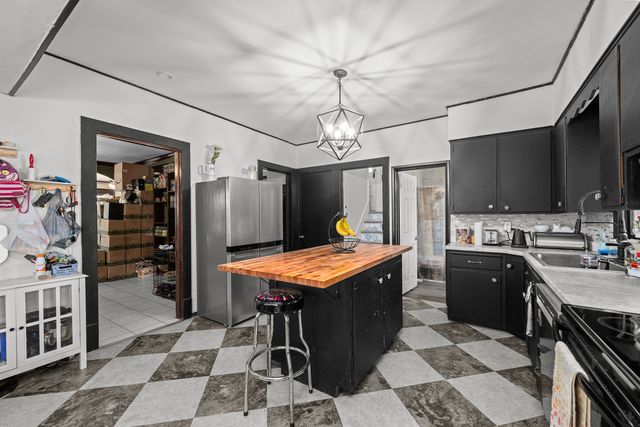 1004 13th Avenue, Moline, IL 61265