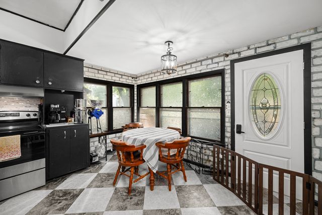 1004 13th Avenue, Moline, IL 61265