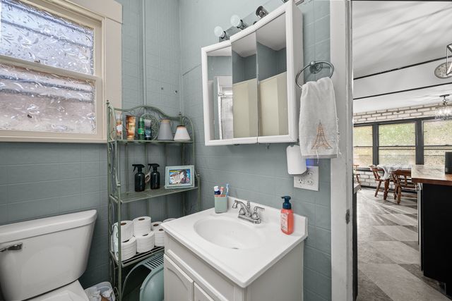 1004 13th Avenue, Moline, IL 61265