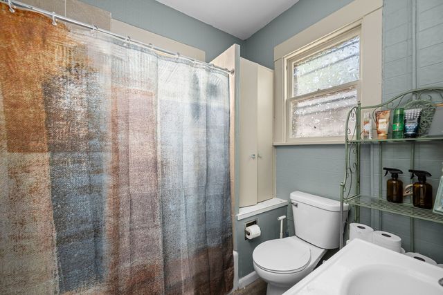 1004 13th Avenue, Moline, IL 61265