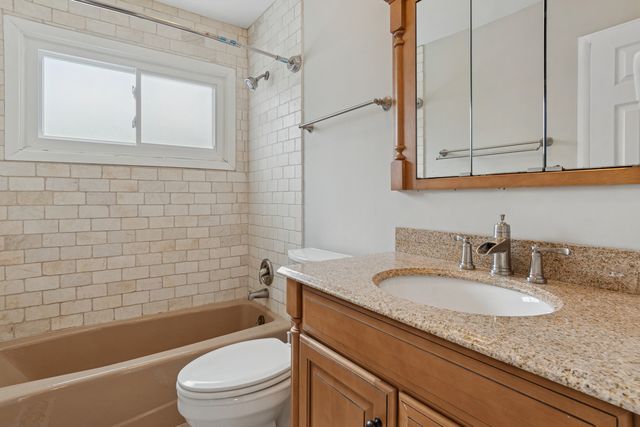 1902 N Washington Street, Wheaton, IL 60187