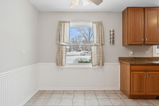 1902 N Washington Street, Wheaton, IL 60187