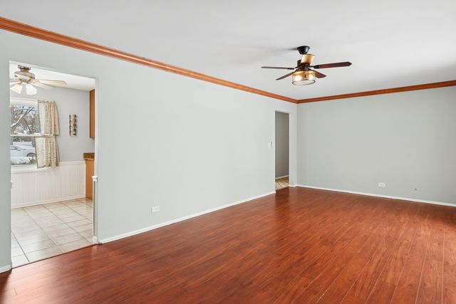 1902 N Washington Street, Wheaton, IL 60187