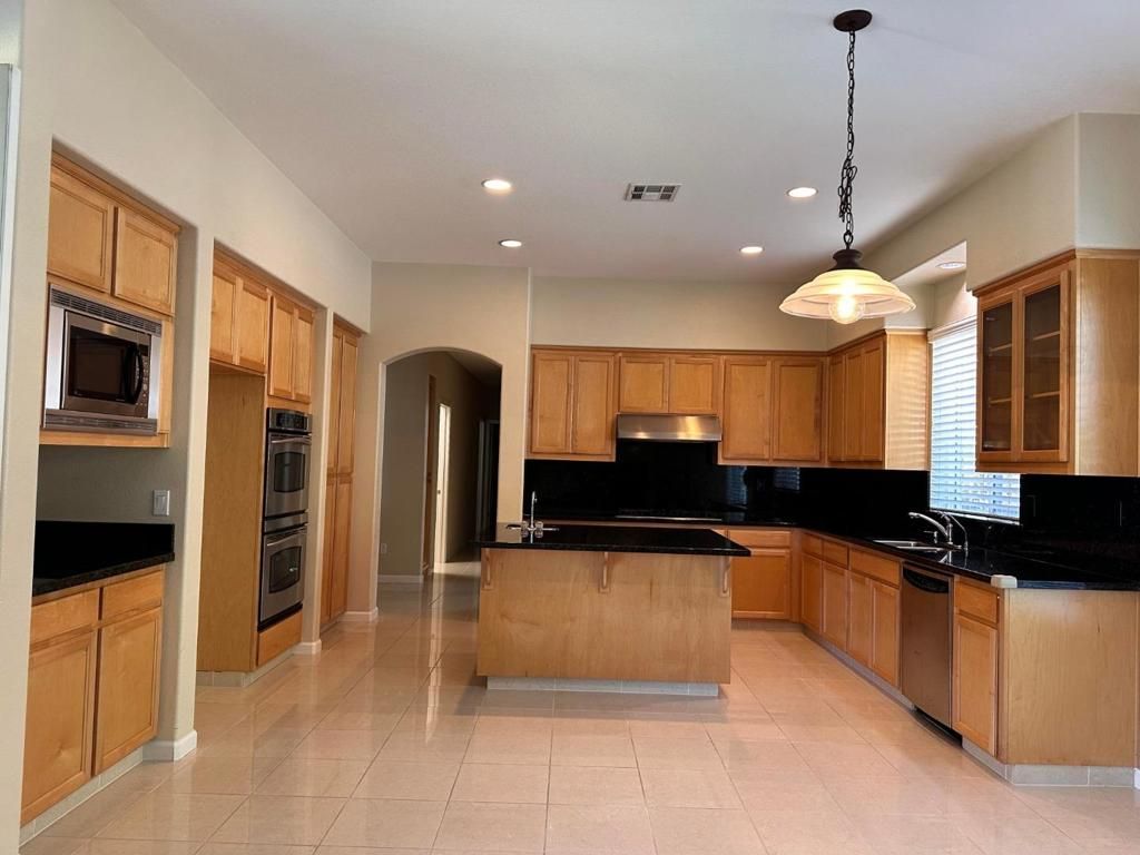 Image 10 of property listing at 10658 Willow Glen Circle, Stockton, CA 95209