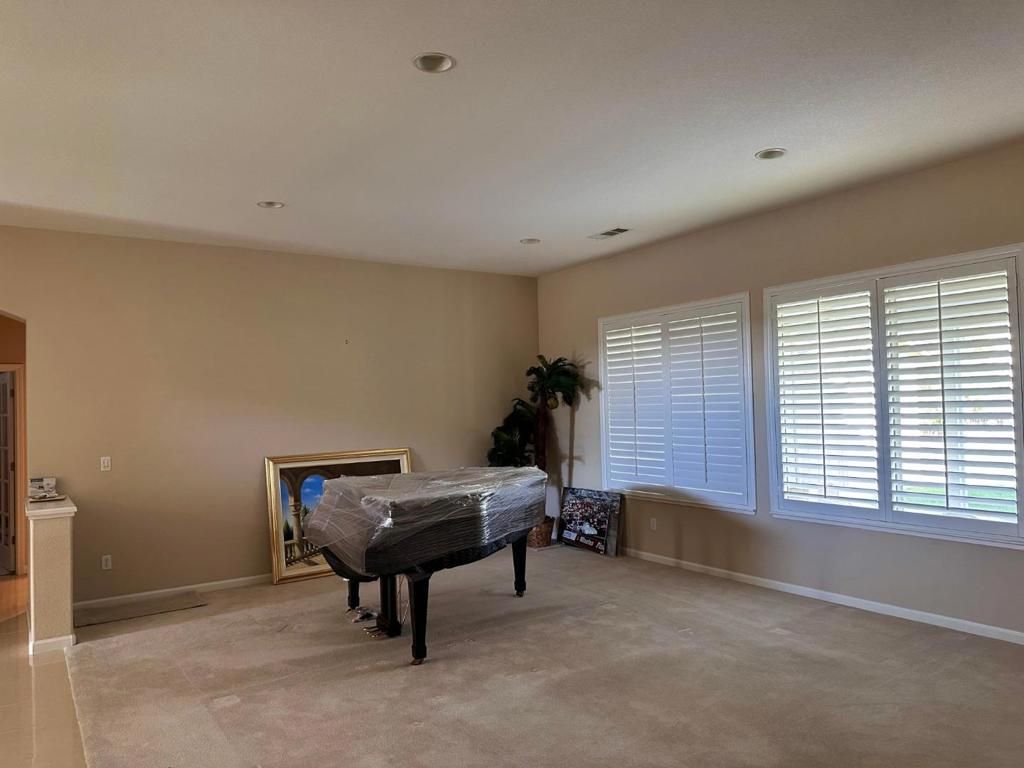 Image 18 of property listing at 10658 Willow Glen Circle, Stockton, CA 95209