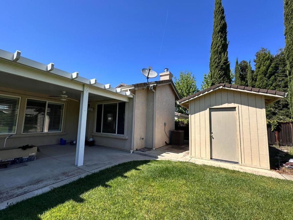 Image 8 of property listing at 10658 Willow Glen Circle, Stockton, CA 95209