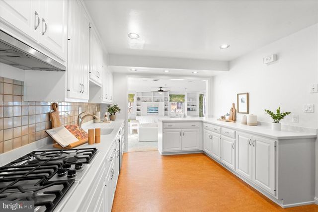 2904 FARM RD, Alexandria, VA 22302