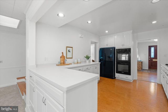 2904 FARM RD, Alexandria, VA 22302