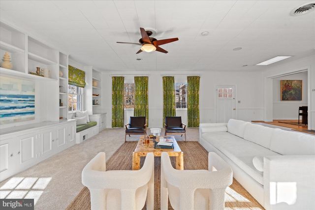 2904 FARM RD, Alexandria, VA 22302