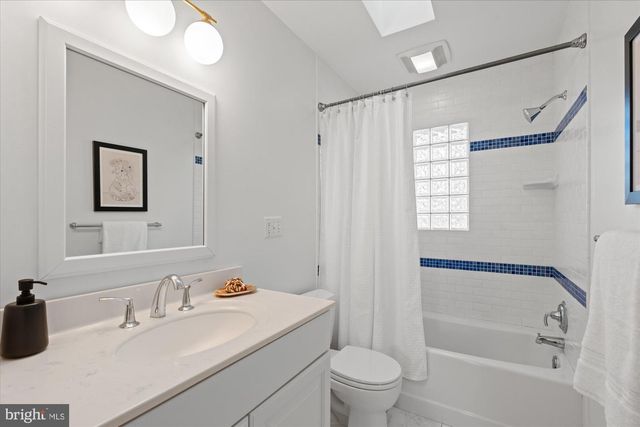 2904 FARM RD, Alexandria, VA 22302