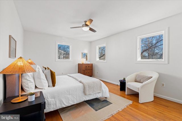 2904 FARM RD, Alexandria, VA 22302