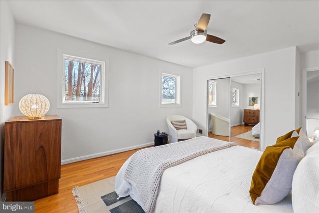 2904 FARM RD, Alexandria, VA 22302