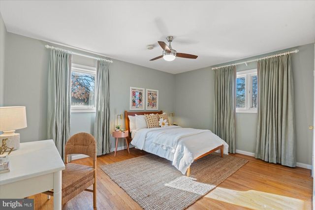 2904 FARM RD, Alexandria, VA 22302