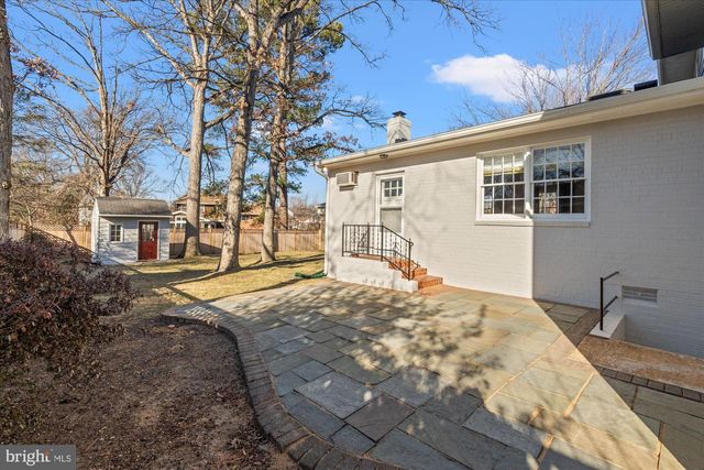 2904 FARM RD, Alexandria, VA 22302