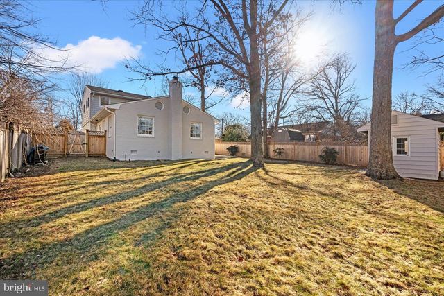 2904 FARM RD, Alexandria, VA 22302