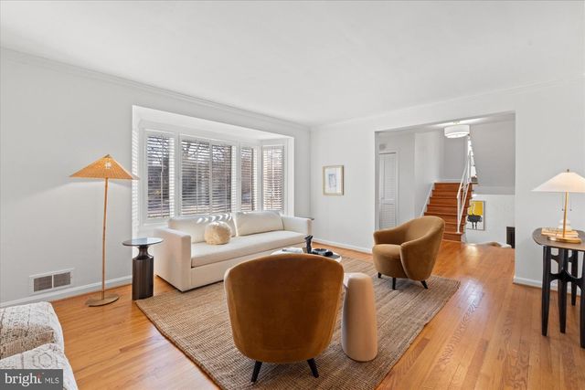 2904 FARM RD, Alexandria, VA 22302