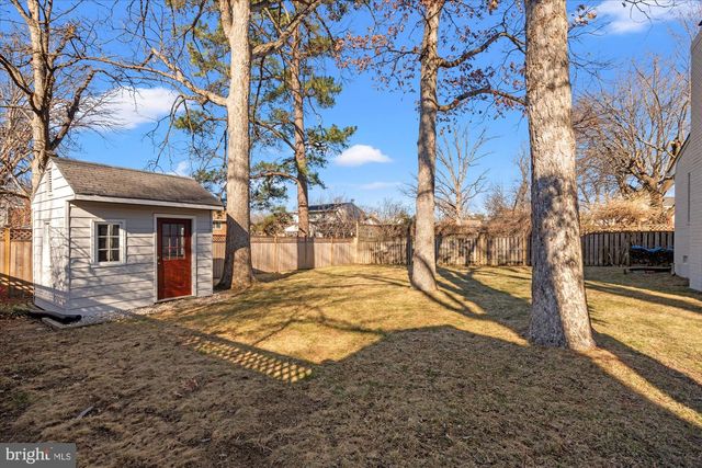 2904 FARM RD, Alexandria, VA 22302