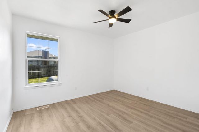 222 Cedar Ravine Drive, Seymour, MO 65746