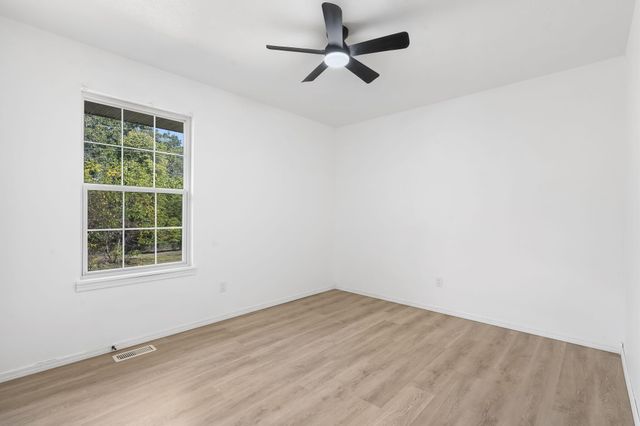 222 Cedar Ravine Drive, Seymour, MO 65746