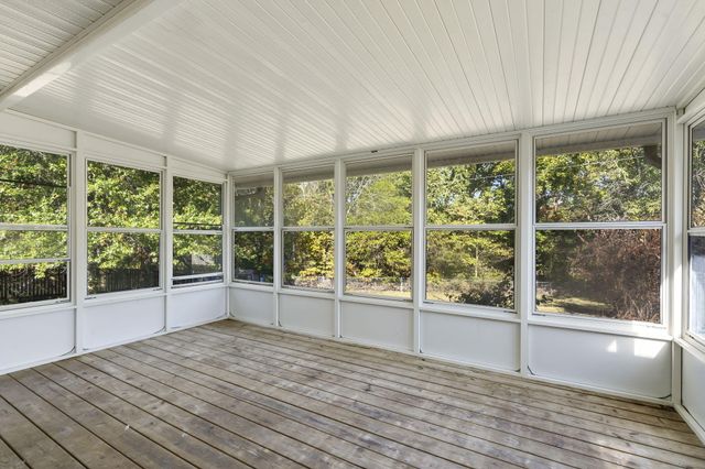 222 Cedar Ravine Drive, Seymour, MO 65746