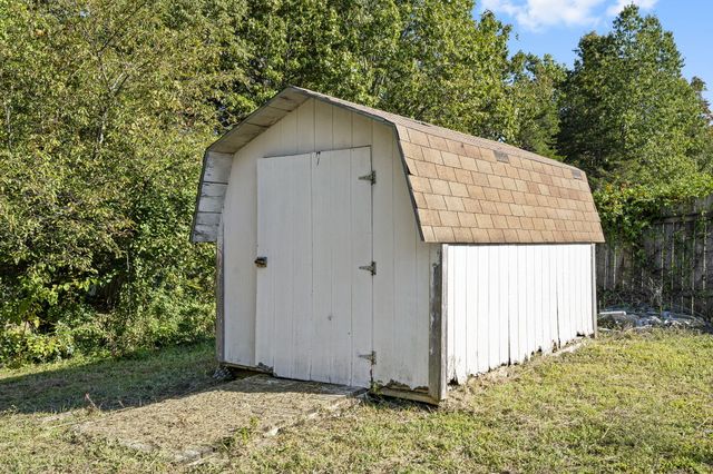 222 Cedar Ravine Drive, Seymour, MO 65746