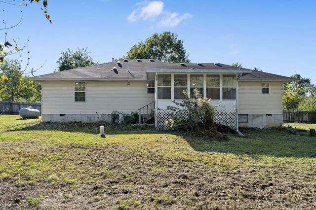 222 Cedar Ravine Drive, Seymour, MO 65746