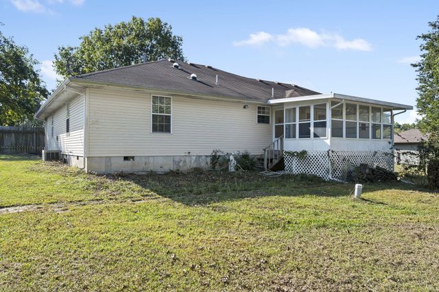 222 Cedar Ravine Drive, Seymour, MO 65746