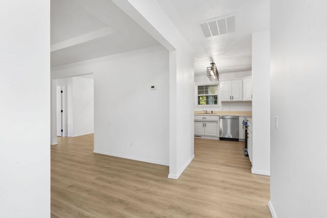 222 Cedar Ravine Drive, Seymour, MO 65746