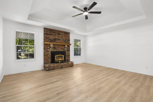 222 Cedar Ravine Drive, Seymour, MO 65746