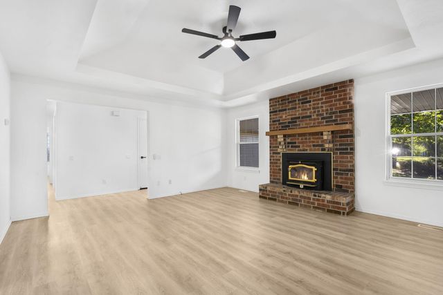 222 Cedar Ravine Drive, Seymour, MO 65746