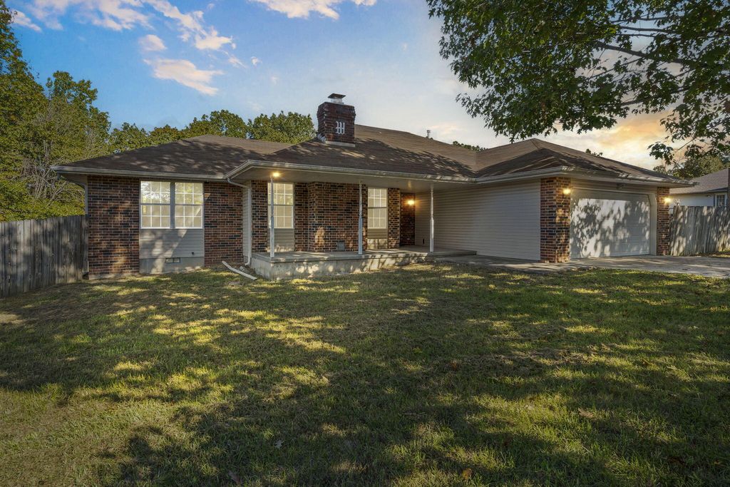 222 Cedar Ravine Drive, Seymour, MO 65746