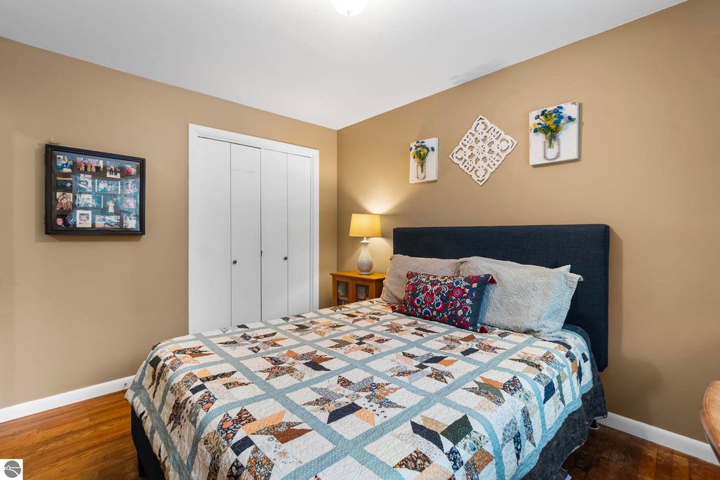 Image 14 of property listing at 12289 Boyne City Road, Charlevoix, MI 49720