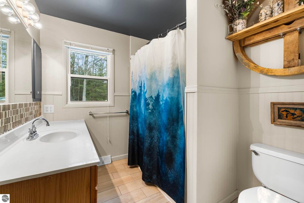 Image 18 of property listing at 12289 Boyne City Road, Charlevoix, MI 49720