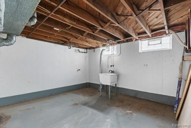 30030 Glenwood Street, Inkster, MI 48141