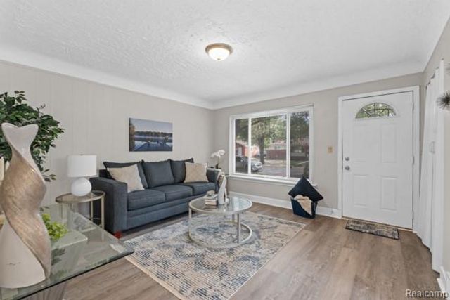 30030 Glenwood Street, Inkster, MI 48141