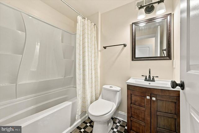 2015 N LAMBERT ST, Philadelphia, PA 19121