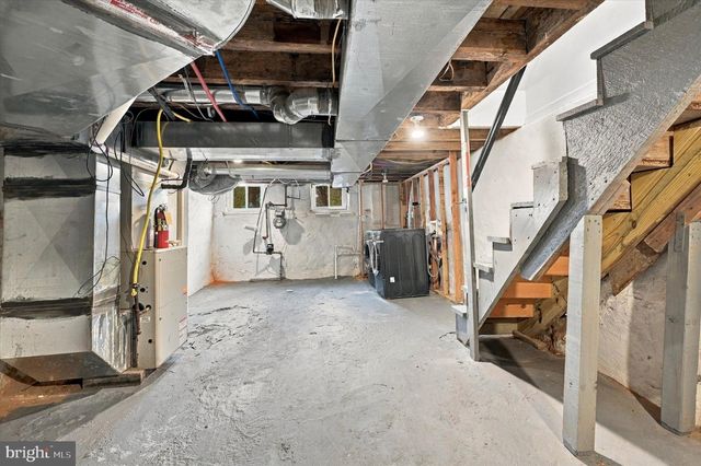 2015 N LAMBERT ST, Philadelphia, PA 19121