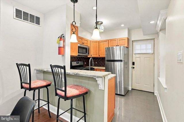 2015 N LAMBERT ST, Philadelphia, PA 19121