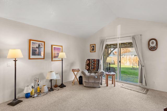 1025 Fairfield Avenue, Central Point, OR 97502